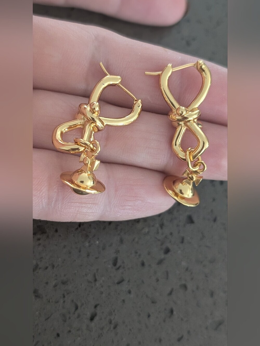 Fashion Jewelry Gold Tone Sculpted Loop Drop Motif Earrings